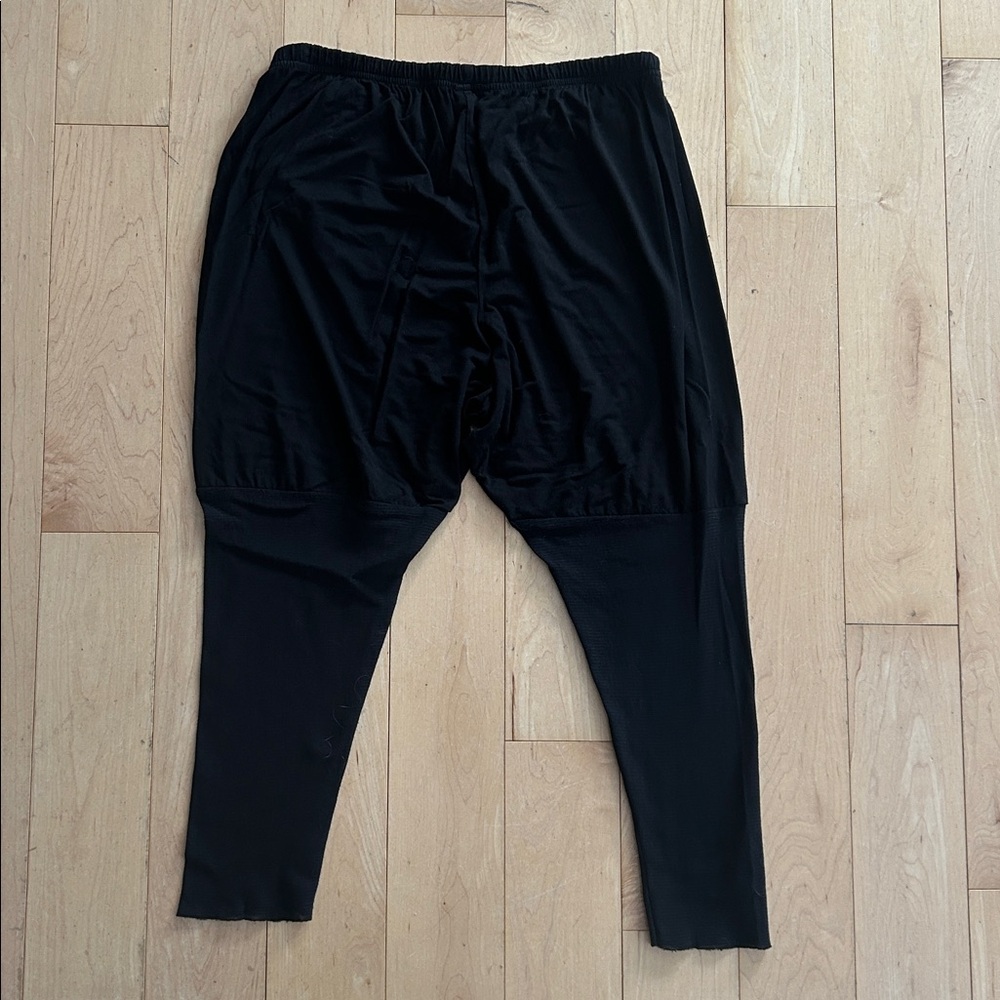 NEW Cynthia Ashby black capri leggings - Picture 9 of 10